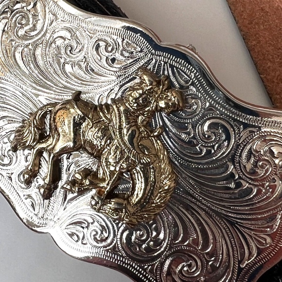 Justin Belt Top Grain Cowhide Cowboy Buckle Size 22 Silver w Gold Made in USA - Picture 2 of 10